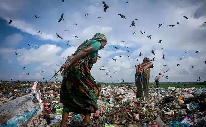 必威全球最脏国家：遍地垃圾女性在外随地大小便印度：我们输了(图9)