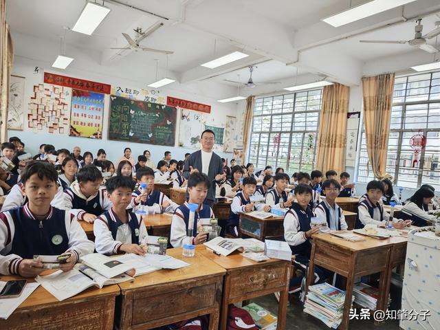 必威肇庆市助学支教志愿服务队送教到桥头中学(图10)